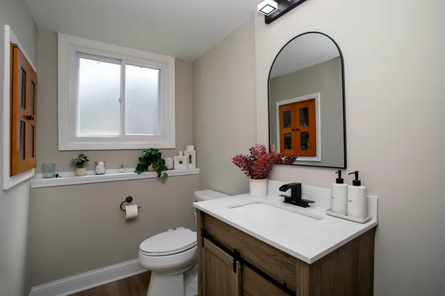 $362,900 | 16805 Hilltop Avenue, Orland Hills, IL 60487