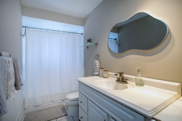 $362,900 | 16805 Hilltop Avenue, Orland Hills, IL 60487