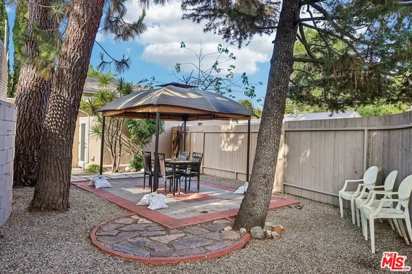 $2,950 | 6727 1/2 Orion Avenue, Van Nuys, CA 91406