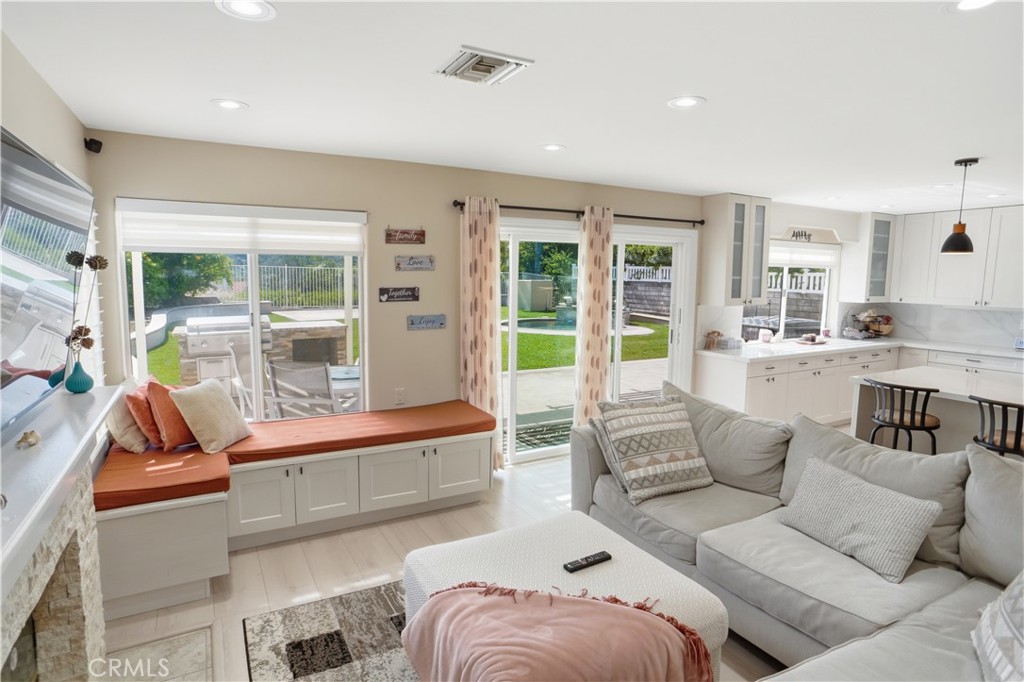 25550 Longfellow Place Stevenson Ranch, CA 91381 - Photo 12 of 30