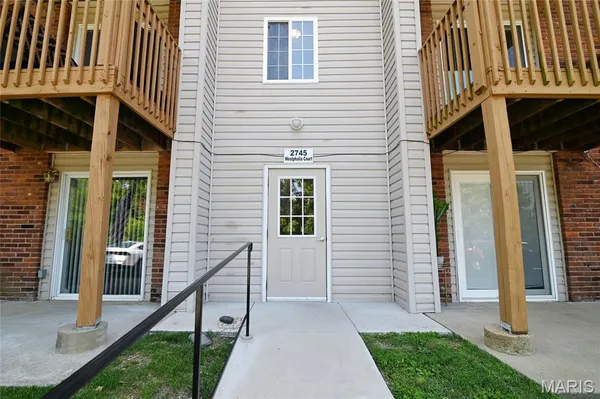 $74,995 | 2745 Westphalia Court, Unit F, Oakville, MO 63129