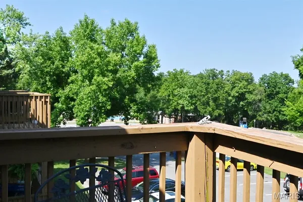 $74,995 | 2745 Westphalia Court, Unit F, Oakville, MO 63129