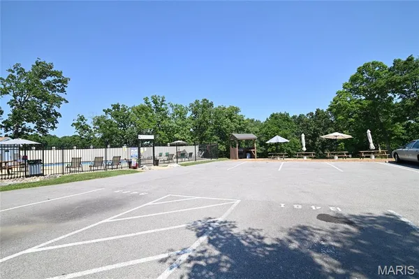 $74,995 | 2745 Westphalia Court, Unit F, Oakville, MO 63129