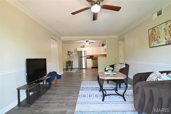 $74,995 | 2745 Westphalia Court, Unit F, Oakville, MO 63129