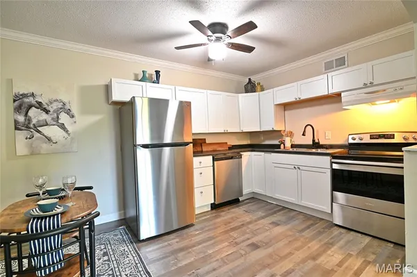 $74,995 | 2745 Westphalia Court, Unit F, Oakville, MO 63129