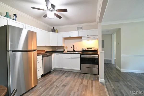 $74,995 | 2745 Westphalia Court, Unit F, Oakville, MO 63129