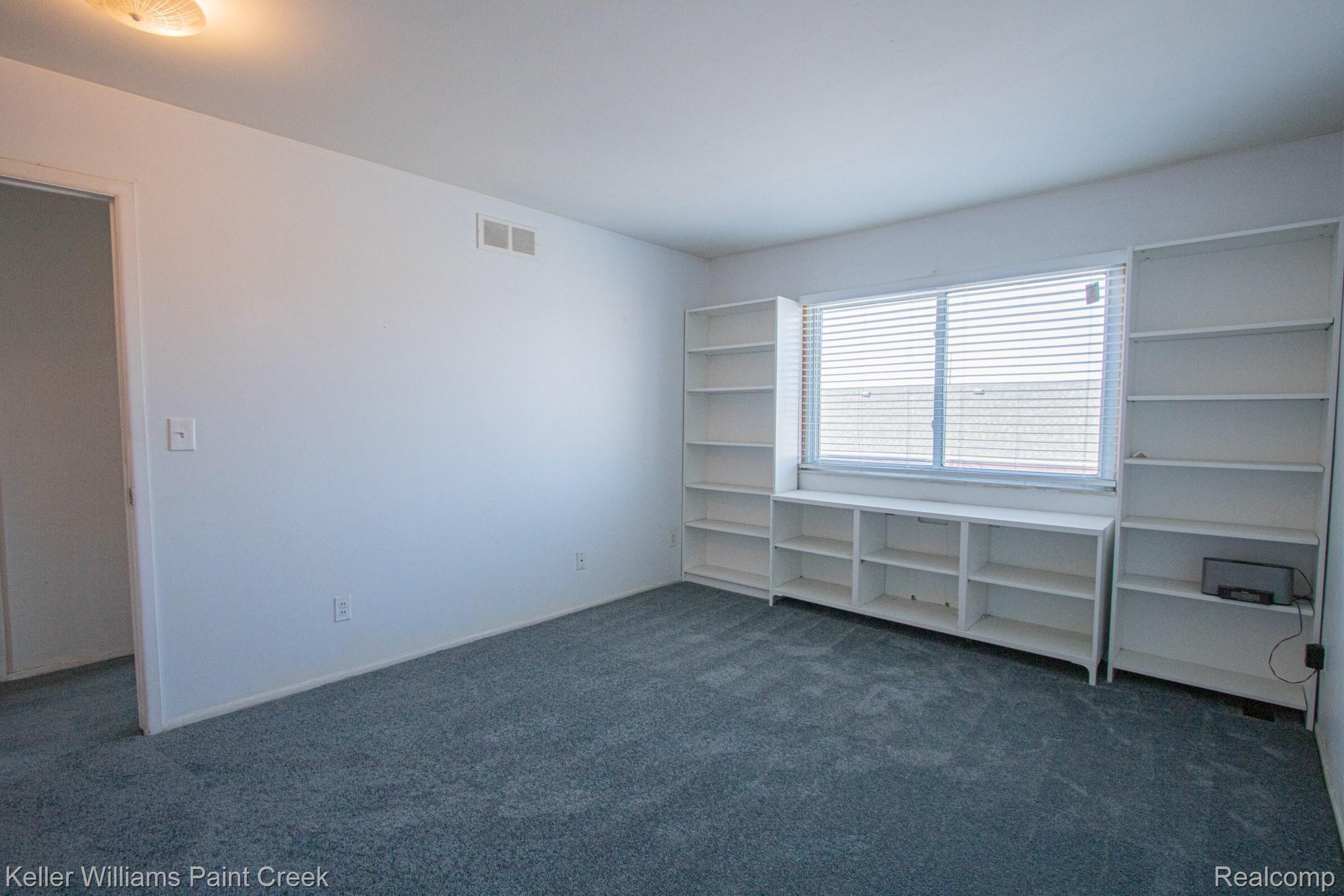 29332 Hoover Road Warren, MI 48093 - Photo 10 of 18 _MG_5103.jpg