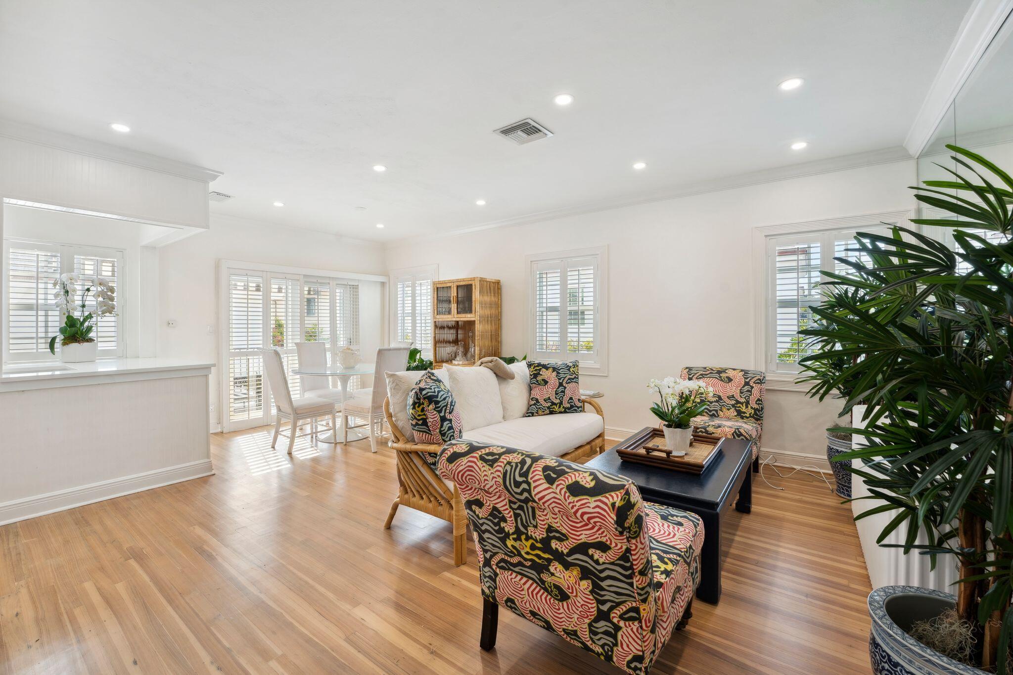 151 South County Road, Unit 2 Palm Beach, FL 33480 - Photo 4 of 22 151 S County Road 18