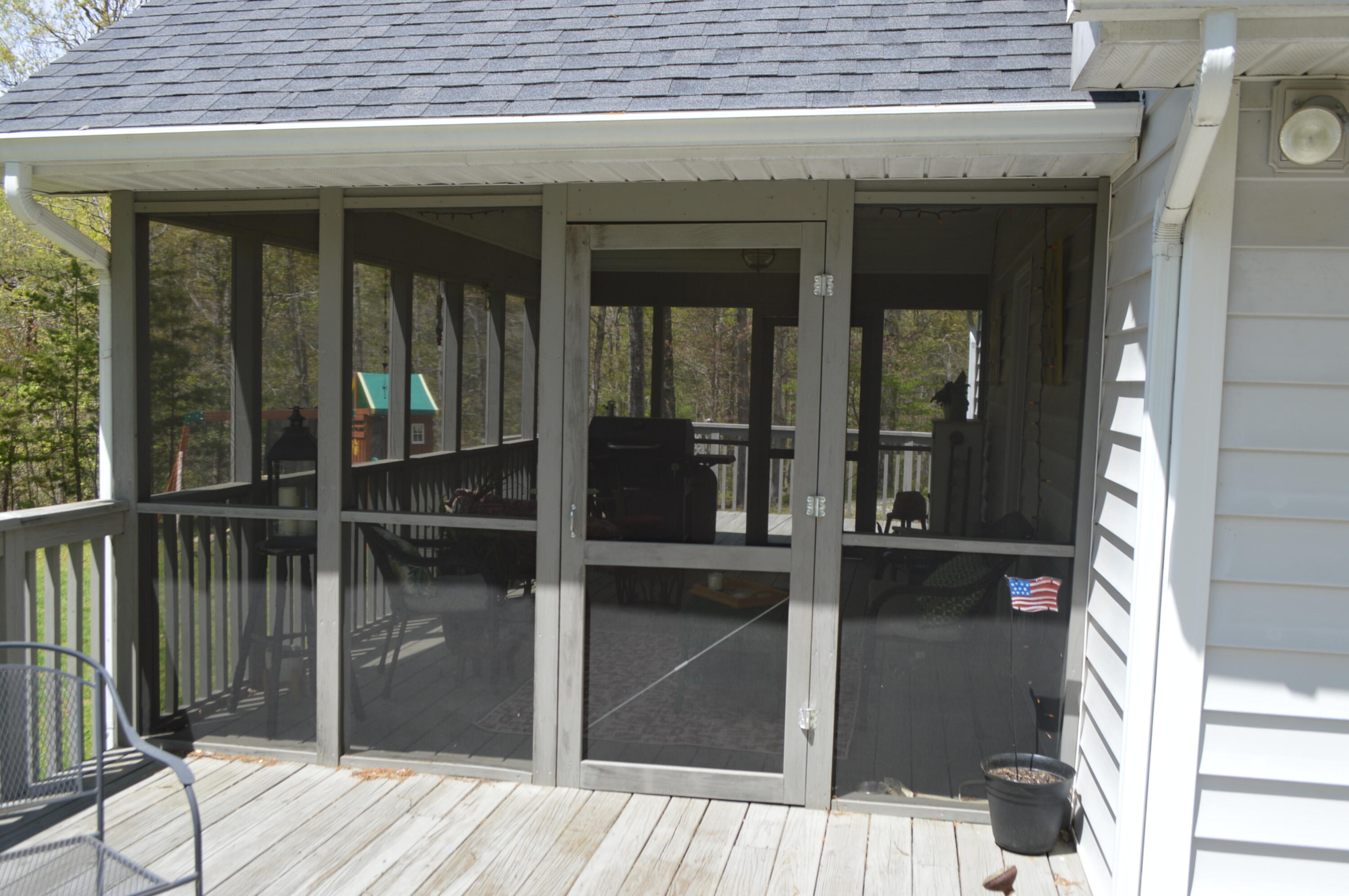 Screen porch