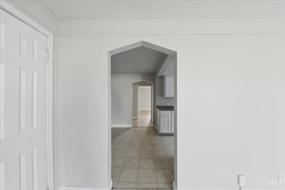 7758 Stillwell Road Cincinnati, OH 45237 - Photo 9 of 17