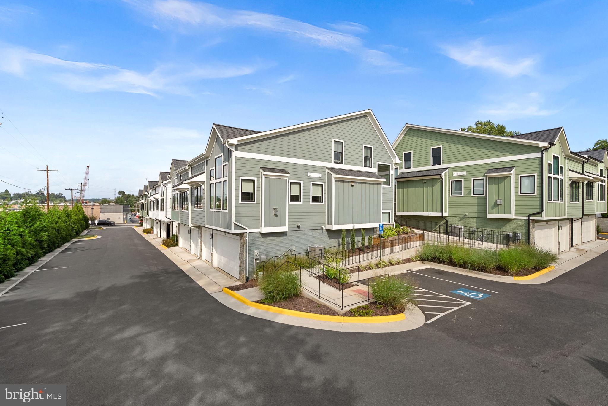 111 Courthouse Road Southwest, Unit 6 Vienna, VA 22180 - Photo 74 of 80 Gallery Image 74