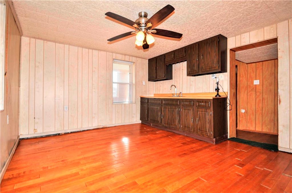2014 5th Street Cardale, PA 15420 - Photo 9 of 32 a view of a livingroom with a workspace