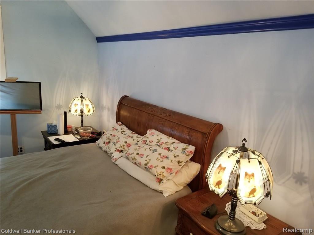 1515 East Burnside Road North Branch, MI 48461 - Photo 28 of 35 Second Floor Large Bedroom