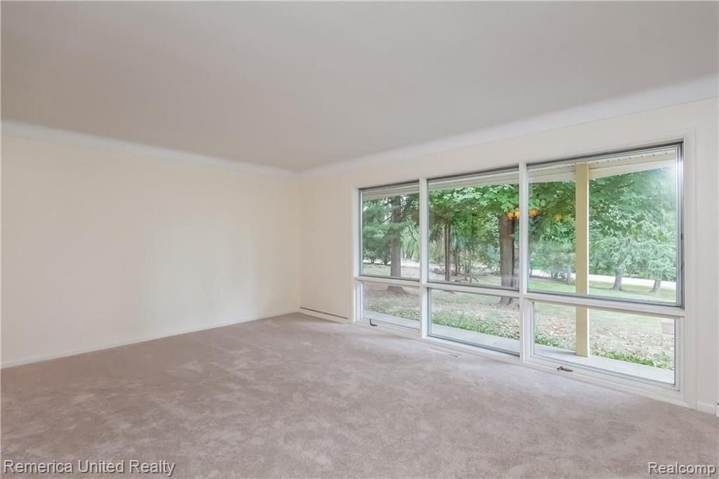 36203 Paddleford Road Farmington Hills, MI 48331 - Photo 7 of 42
