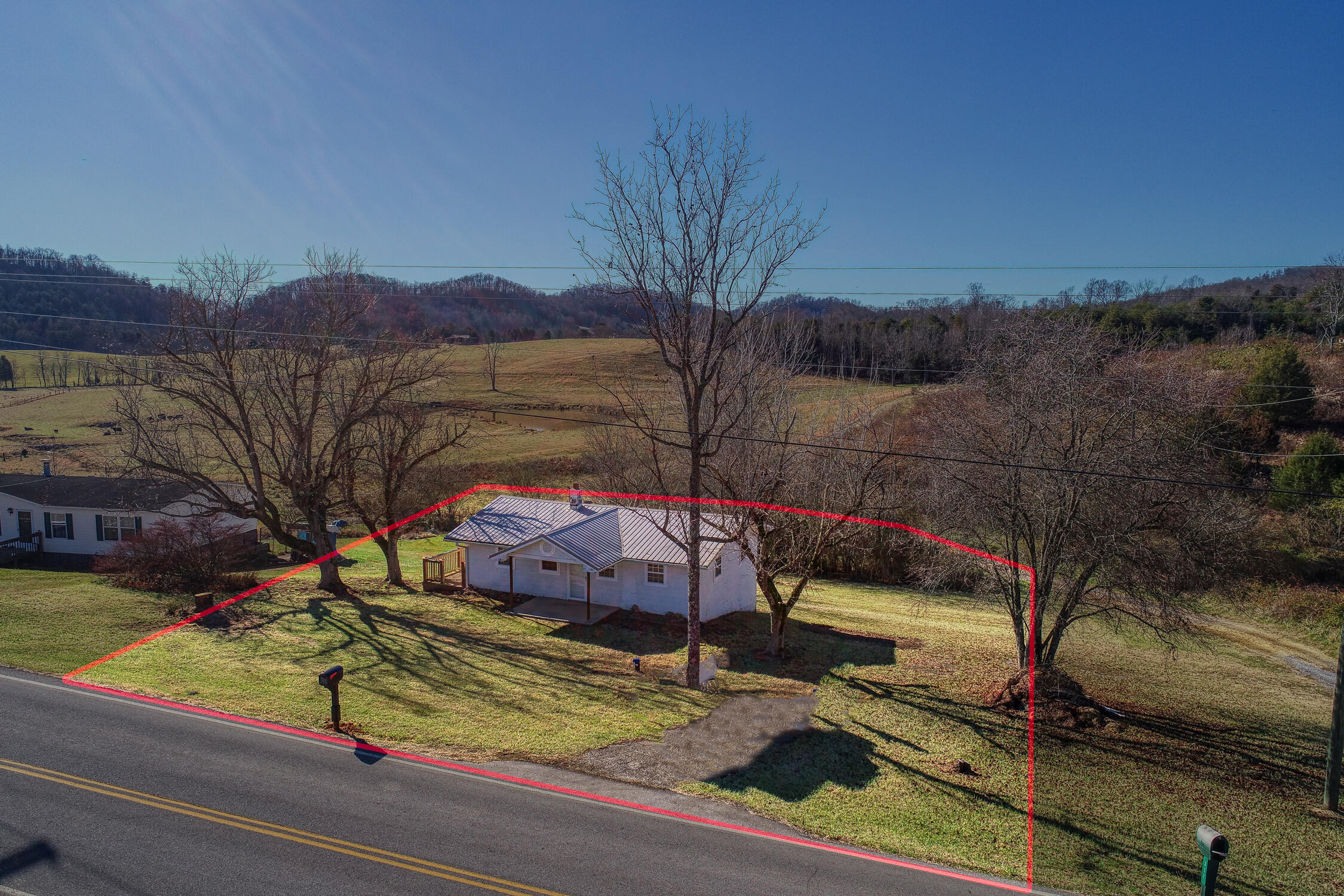 356 Gravely Valley Road Surgoinsville, TN 37873 - Photo 12 of 69 BG. 356 Gravely. Surg MLSa (15 of 29) V