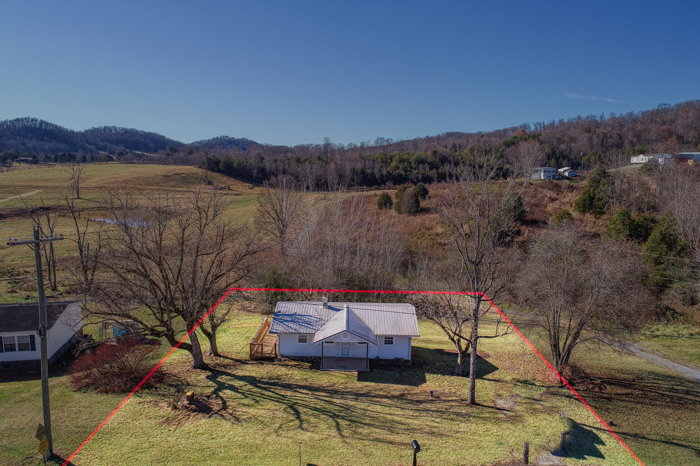 356 Gravely Valley Road Surgoinsville, TN 37873 - Photo 14 of 69 BG. 356 Gravely. Surg MLSa (17 of 29) V