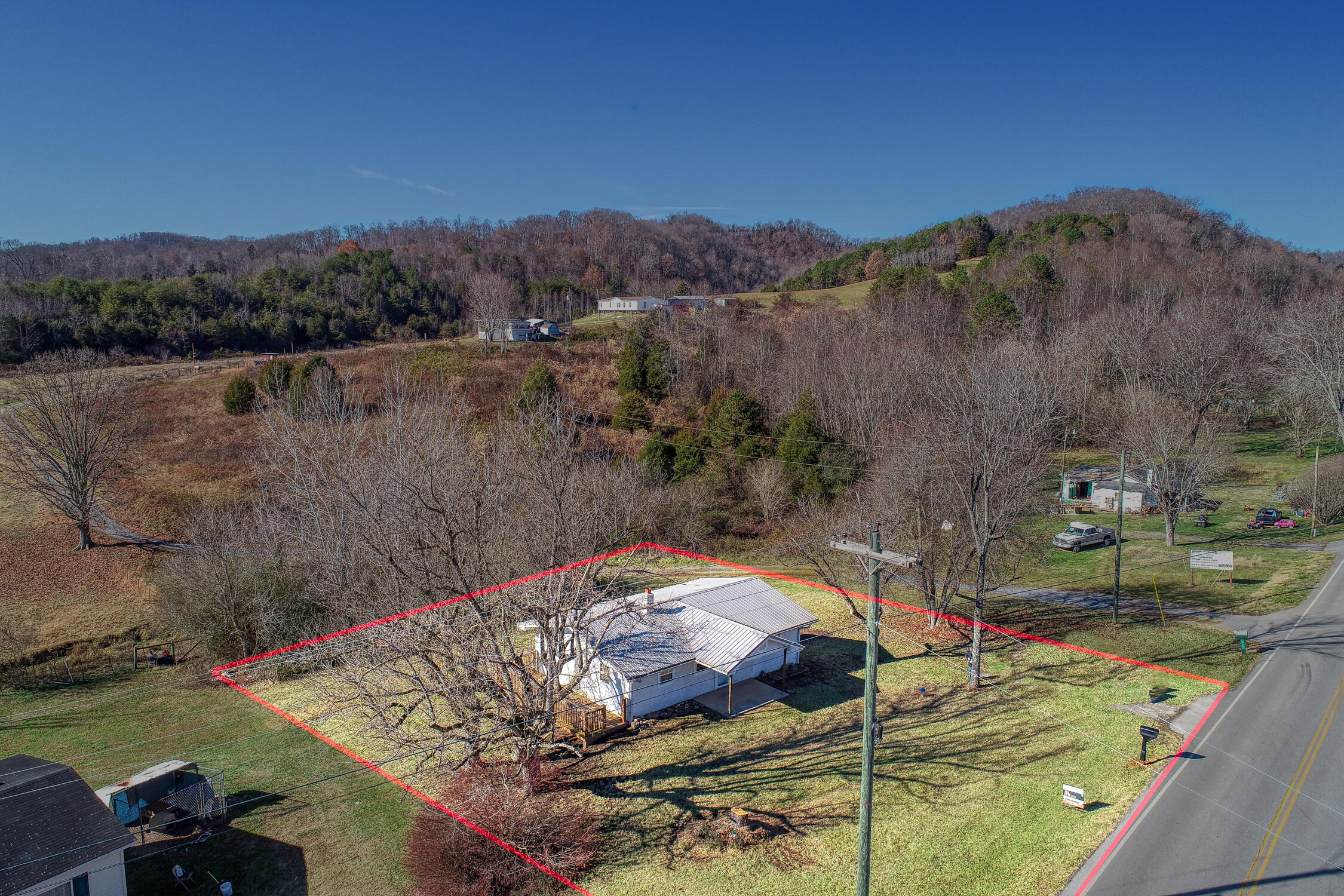 356 Gravely Valley Road Surgoinsville, TN 37873 - Photo 16 of 69 BG. 356 Gravely. Surg MLSa (19 of 29) V