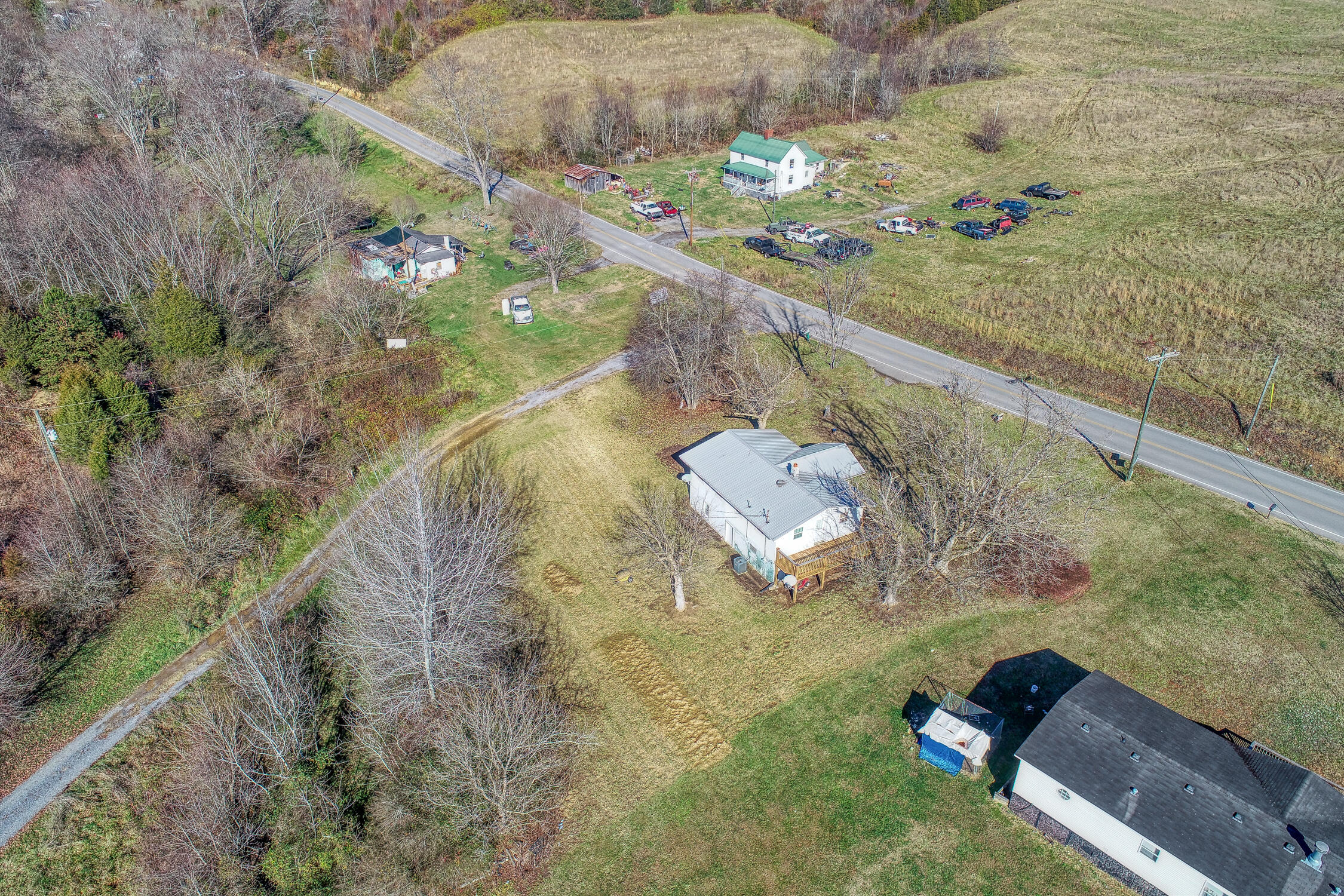 356 Gravely Valley Road Surgoinsville, TN 37873 - Photo 17 of 69 BG. 356 Gravely. Surg MLSa (22 of 29) V