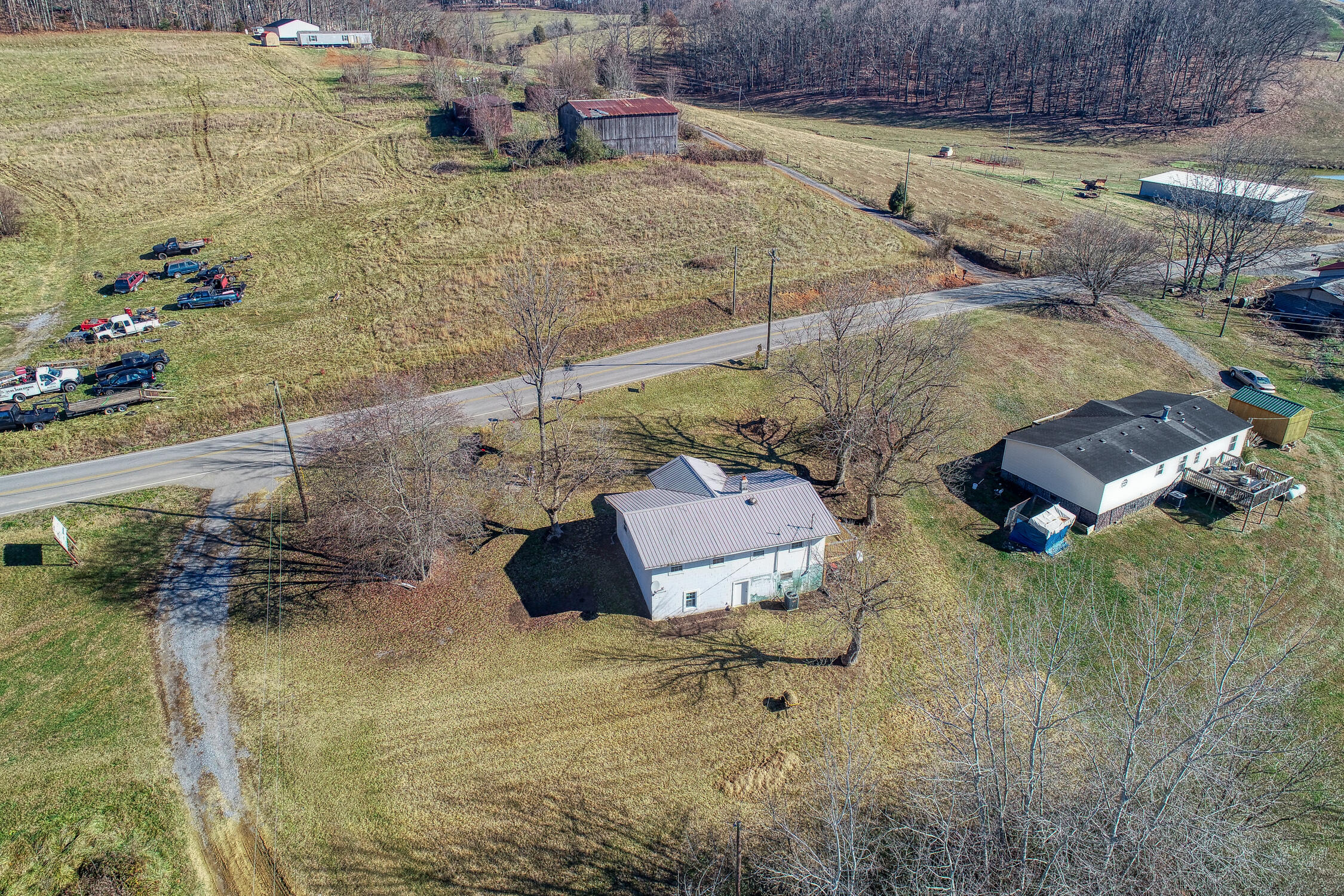 356 Gravely Valley Road Surgoinsville, TN 37873 - Photo 19 of 69 BG. 356 Gravely. Surg MLSa (26 of 29) V