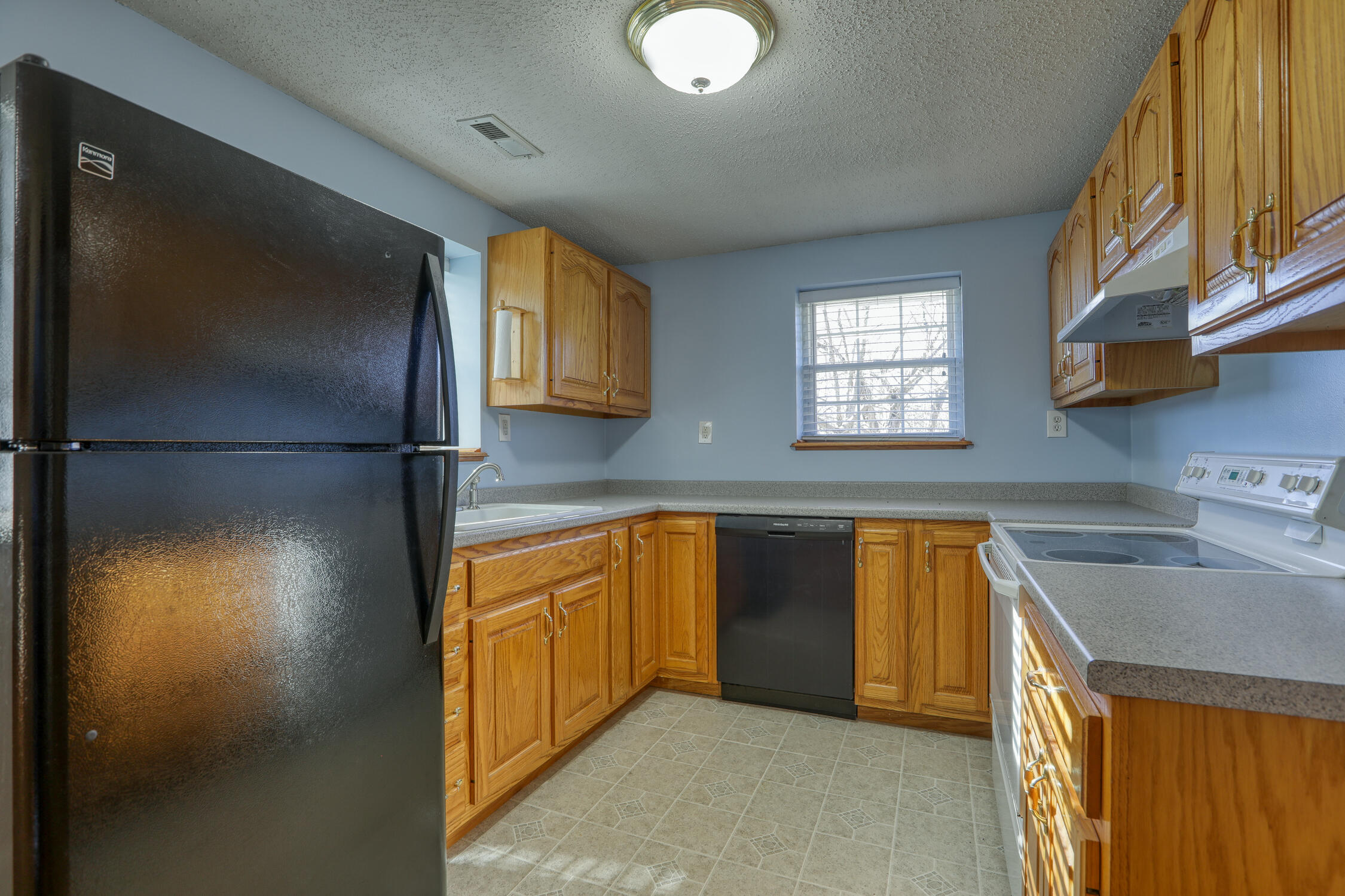 356 Gravely Valley Road Surgoinsville, TN 37873 - Photo 21 of 69 All appliances included.