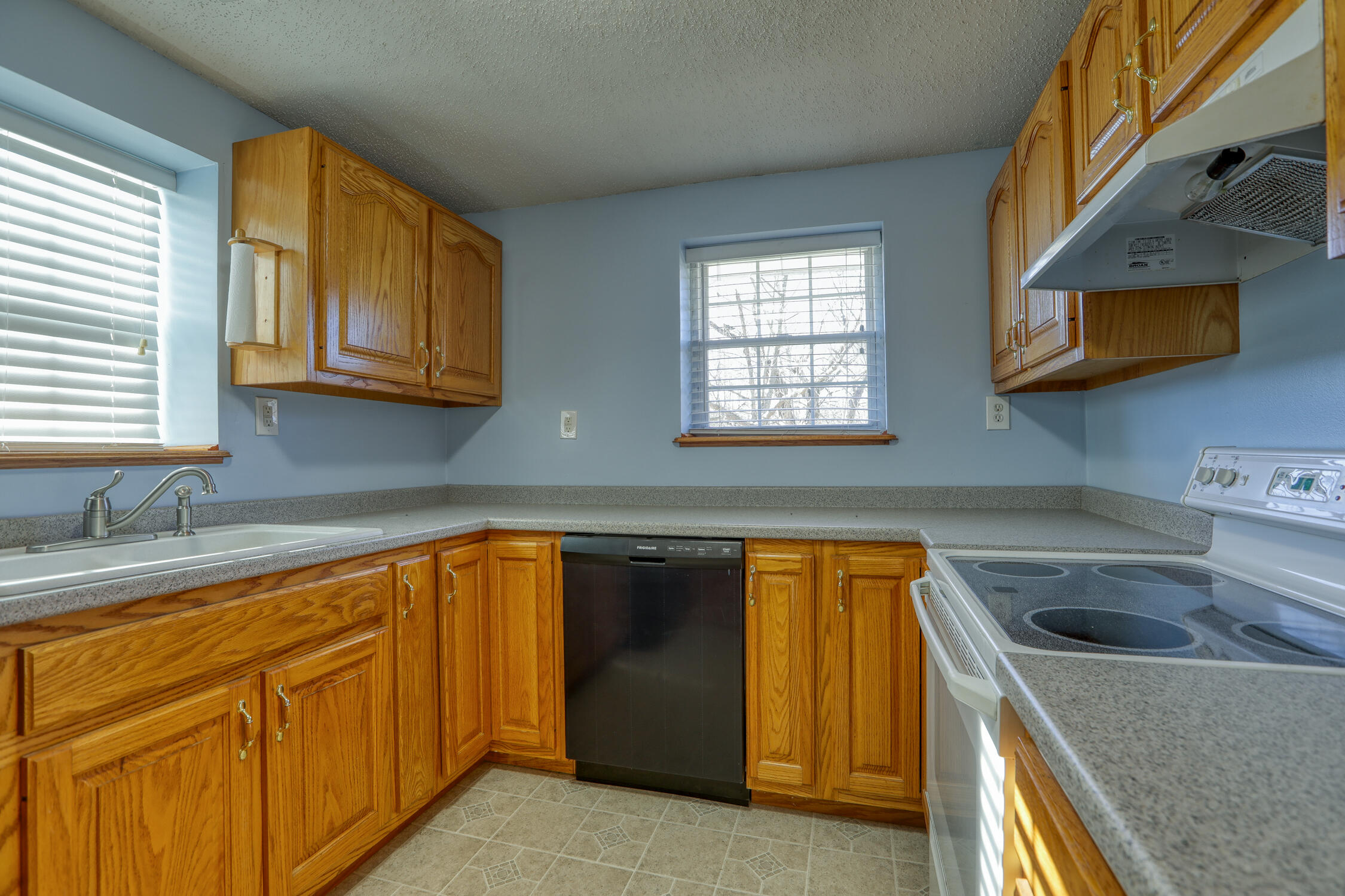 356 Gravely Valley Road Surgoinsville, TN 37873 - Photo 22 of 69 Updated kitchen.