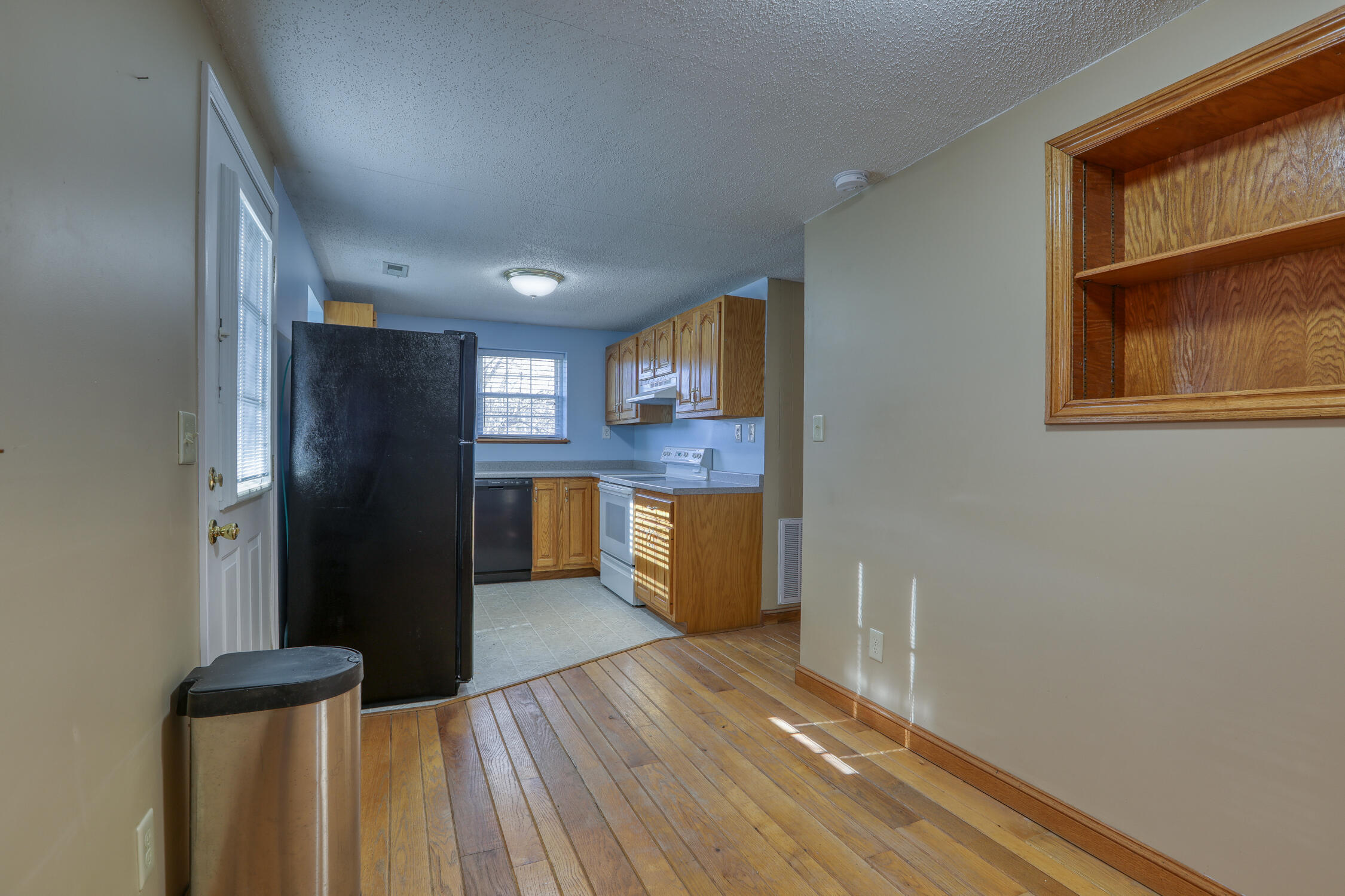 356 Gravely Valley Road Surgoinsville, TN 37873 - Photo 33 of 69 Dining off kitchen.
