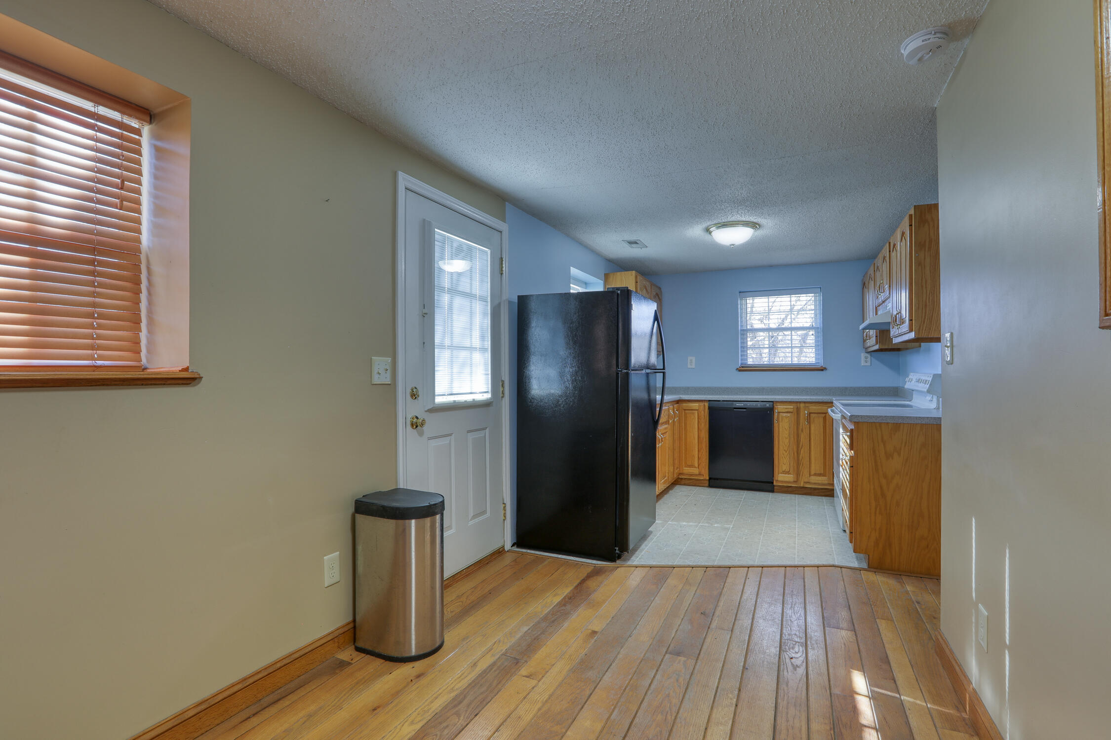 356 Gravely Valley Road Surgoinsville, TN 37873 - Photo 34 of 69 Dining room off kitchen.