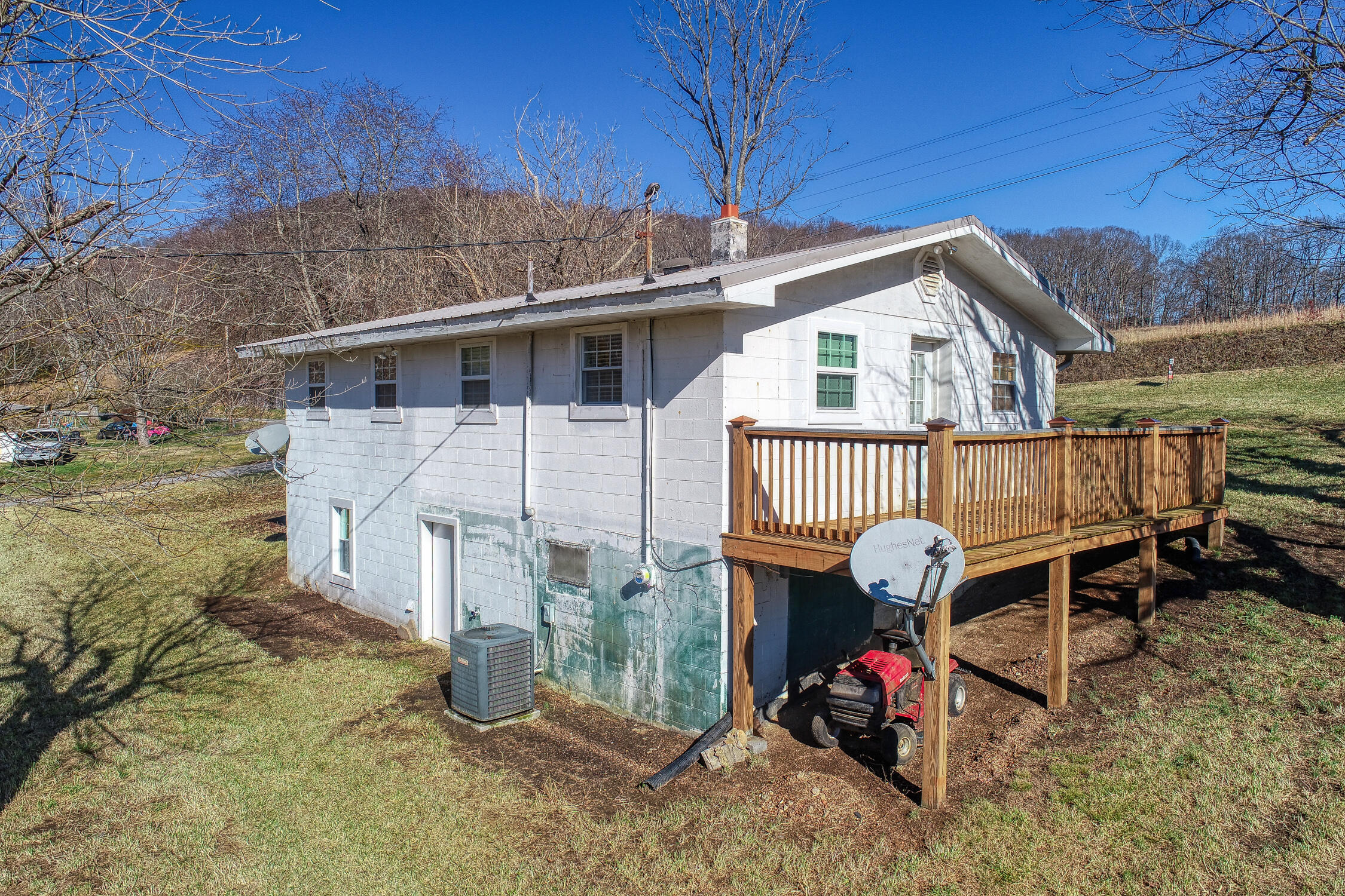 356 Gravely Valley Road Surgoinsville, TN 37873 - Photo 7 of 69 BG. 356 Gravely. Surg MLSa (8 of 29) V