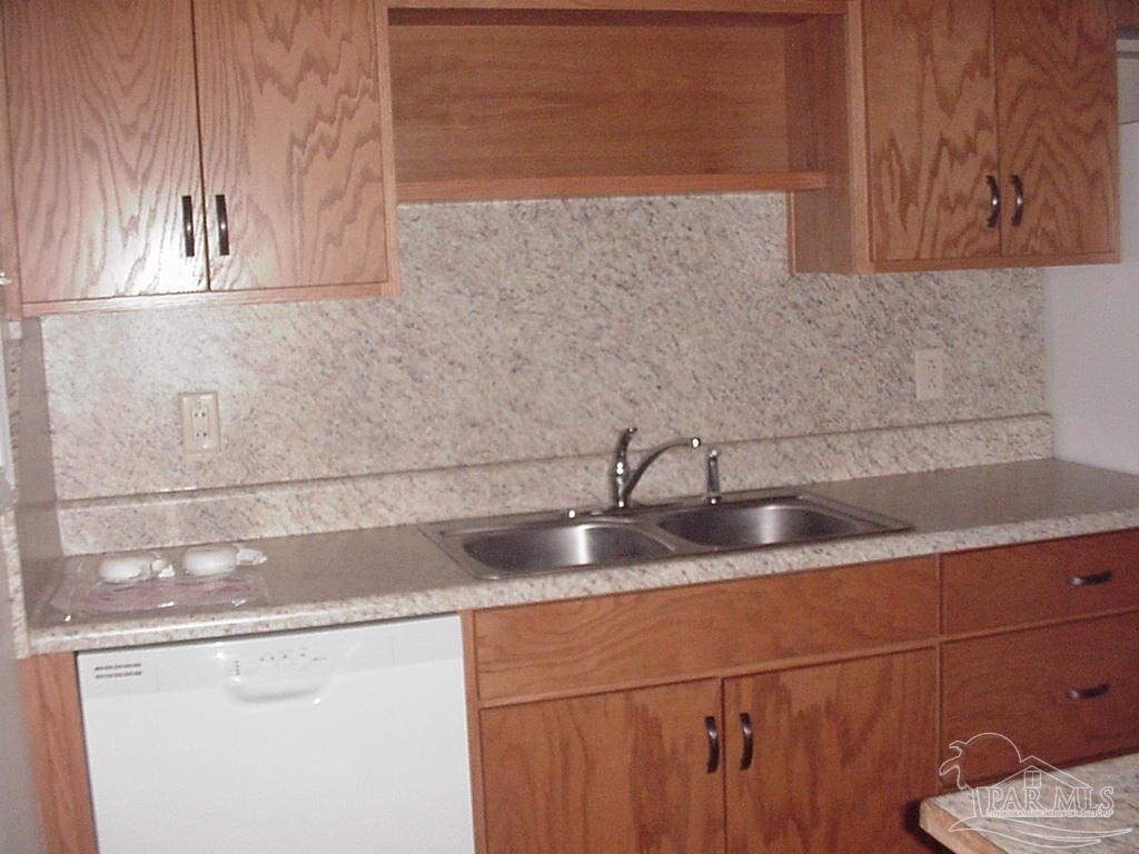 5208 Nimitz Road Milton, FL 32583 - Photo 9 of 31 Gallery Image 9