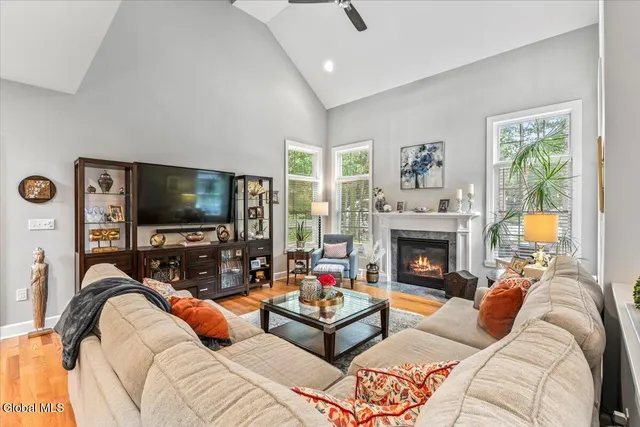 $929,000 | 76 Tamarack Lane, Colonie, NY 12309