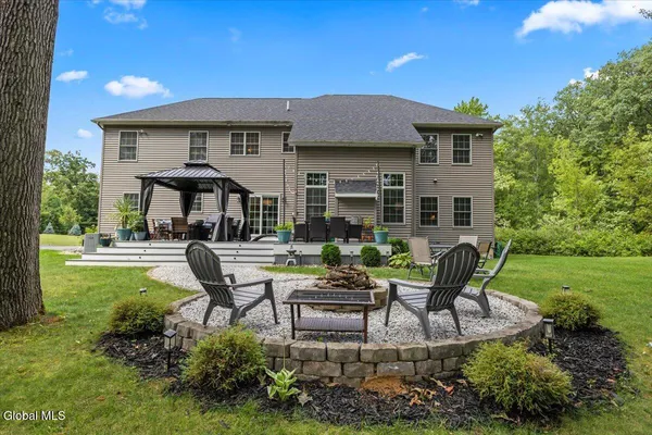 $929,000 | 76 Tamarack Lane, Colonie, NY 12309
