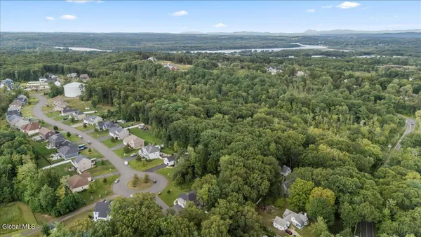$929,000 | 76 Tamarack Lane, Colonie, NY 12309