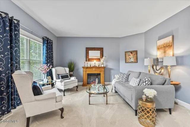 $929,000 | 76 Tamarack Lane, Colonie, NY 12309