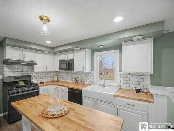 $449,000 | 4616 Berry Road, Pomfret, NY 14063