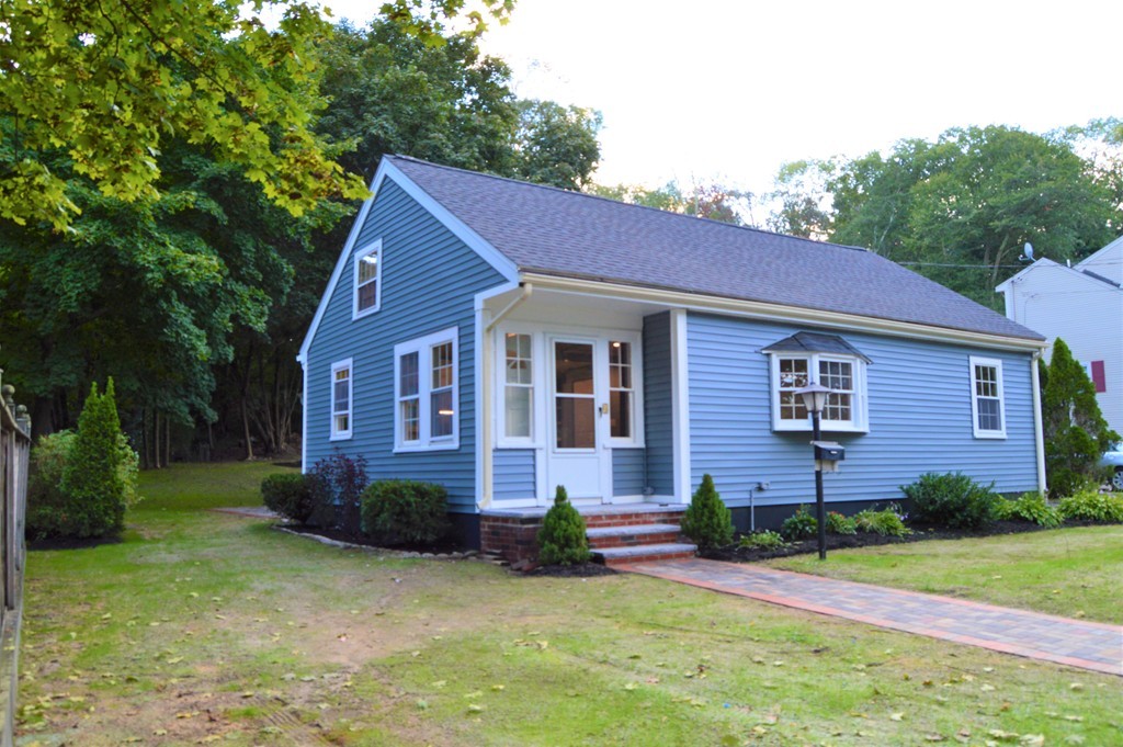 4 Hammond Road Hopedale, MA 01747 - Photo 2 of 10 Gallery Image 2