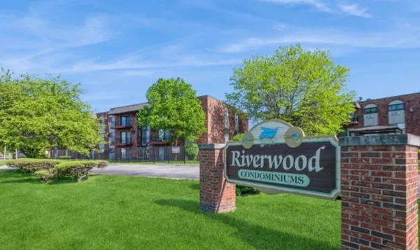 $80,000 | 13715 South Stewart Avenue, Unit 3W, Riverdale, IL 60827