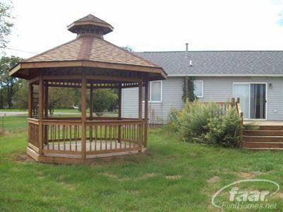 14463 South Duffield Road Byron, MI 48418 - Photo 4 of 11 20165850-3.JPG