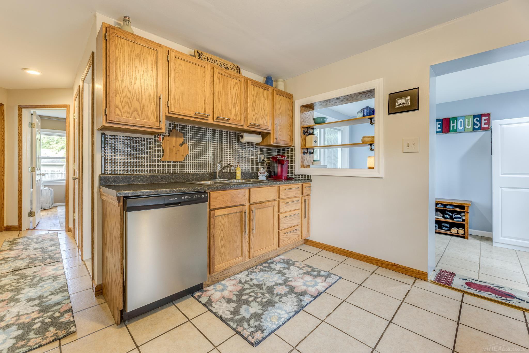 7093 Lakeshore Road Lexington, MI 48450 - Photo 11 of 46 Tile Floors