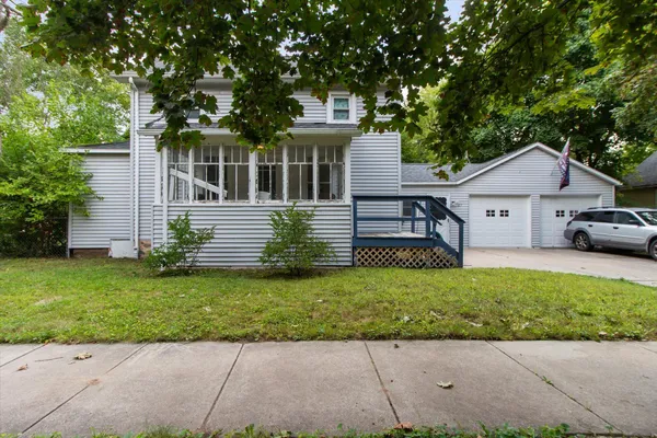$186,000 | 617 South Lansing Street, Mount Pleasant, MI 48858