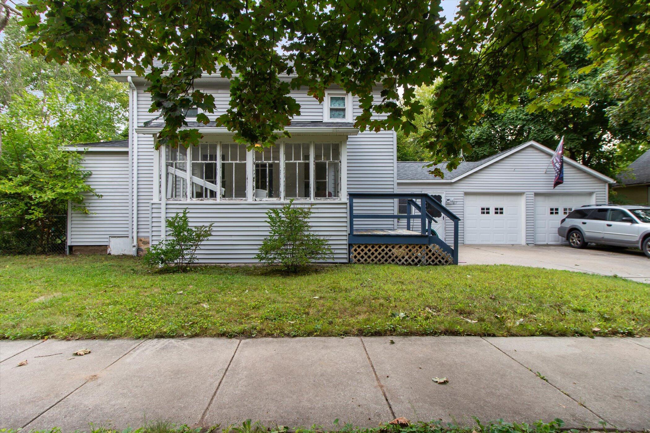 617 South Lansing Street Mount Pleasant, MI 48858 - Photo 2 of 40 03-617-S-Lansing-St-Mt-Pleasant-MI-48858