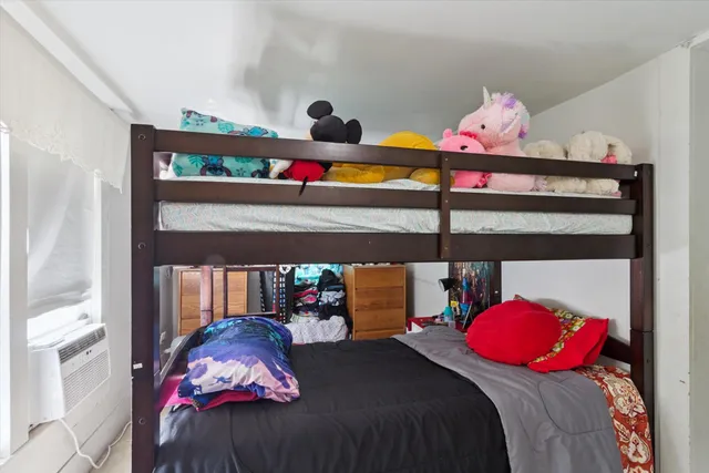 $186,000 | 617 South Lansing Street, Mount Pleasant, MI 48858