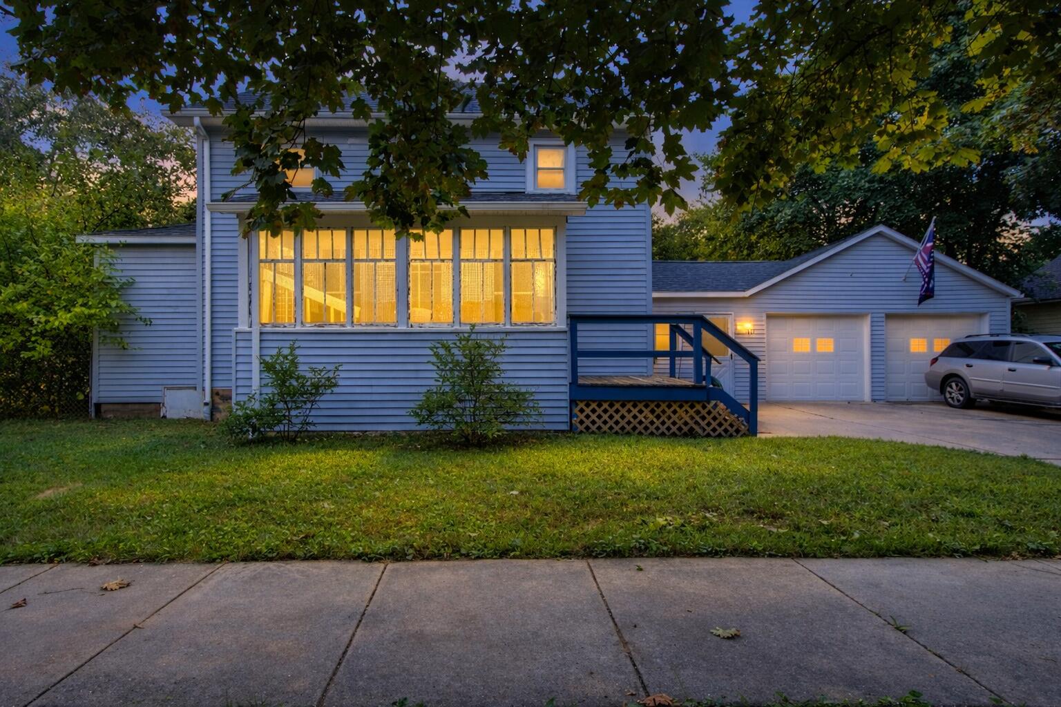 617 South Lansing Street Mount Pleasant, MI 48858 - Photo 39 of 40 Lansing dusk