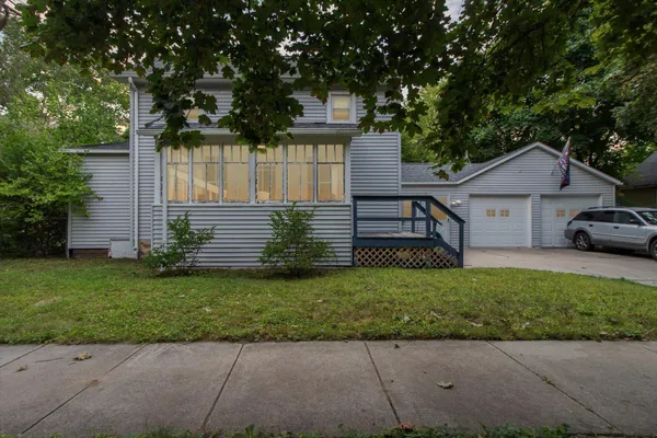 $186,000 | 617 South Lansing Street, Mount Pleasant, MI 48858