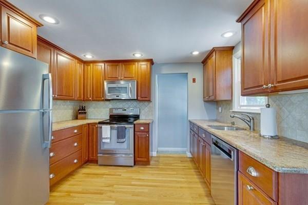 33 Anna Road Woburn, MA 01801 - Photo 4 of 26