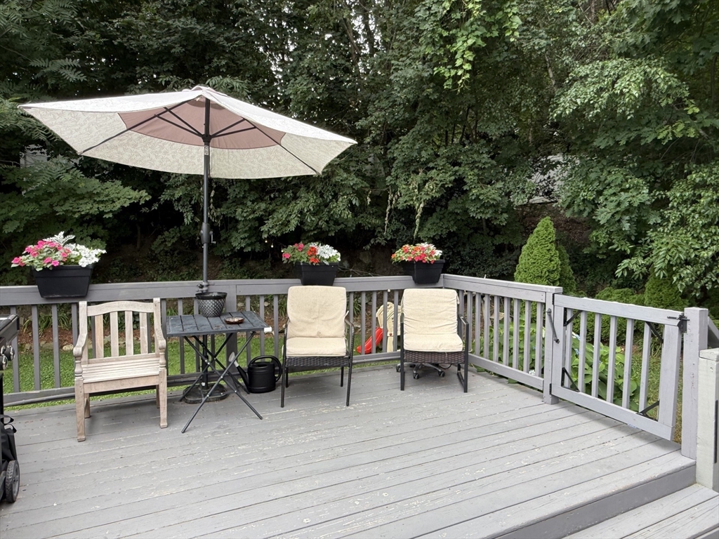 74 Wilkinson Street Worcester, MA 01606 - Photo 8 of 25