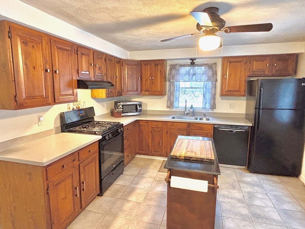 563 Boston Road Groton, MA 01450 - Photo 14 of 37 Gallery Image 14