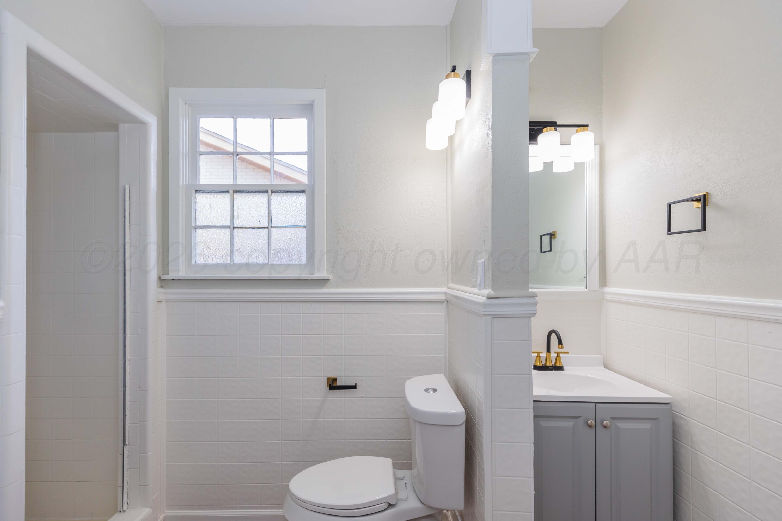 4802 Olsen Boulevard Amarillo, TX 79106 - Photo 15 of 20 BATHROOM 2 VIEW 3