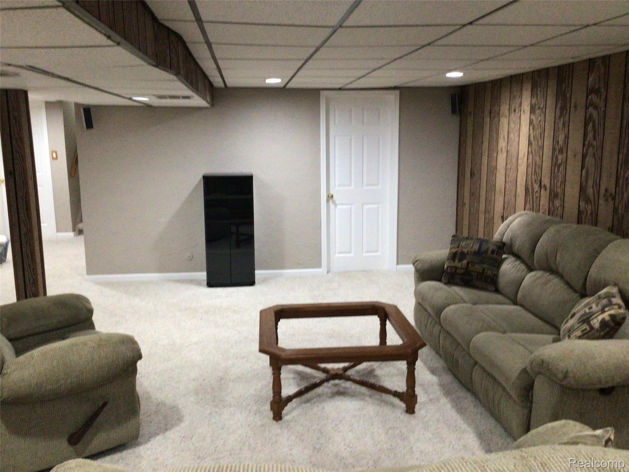 2181 Chalet Drive Rochester, MI 48309 - Photo 24 of 26 24.jpg