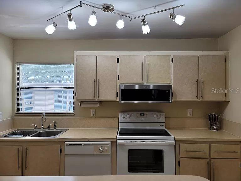 2811 Southwest Archer Road, Unit V176 Gainesville, FL 32608 - Photo 7 of 23