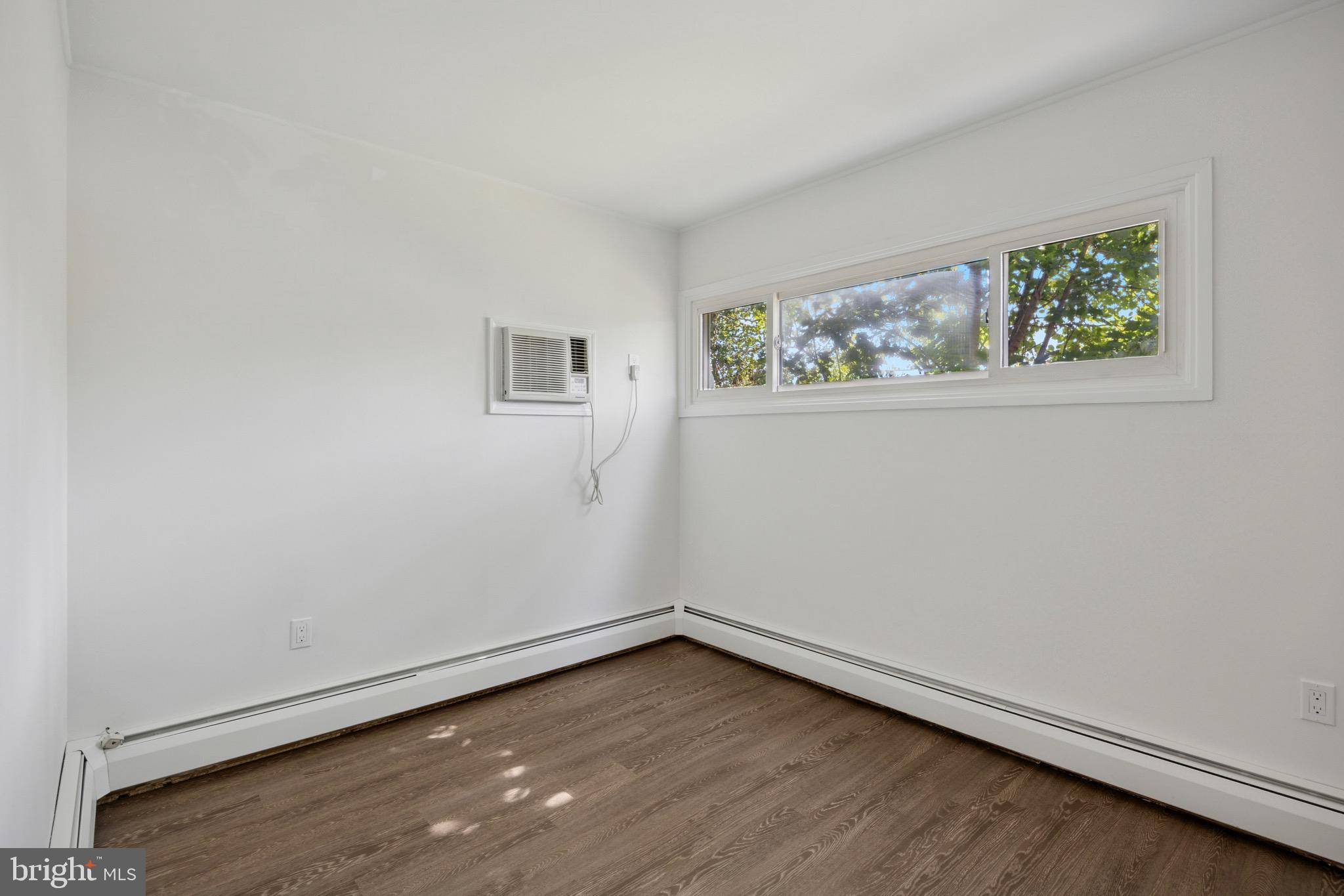 24 Umber Road Levittown, PA 19056 - Photo 20 of 29 First Floor Second Bedroom